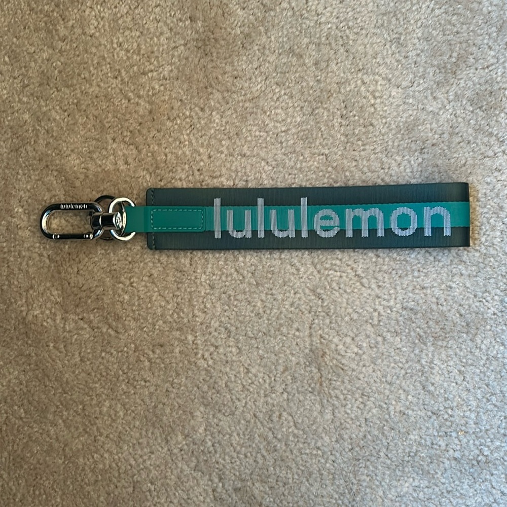 lululemon Neverlost Keychain